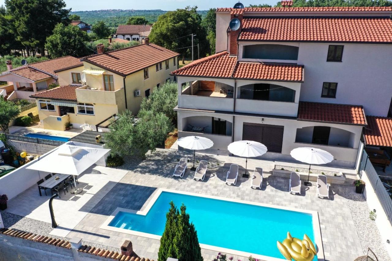 Apartment Nina With Private Pool Nova Vas  ภายนอก รูปภาพ
