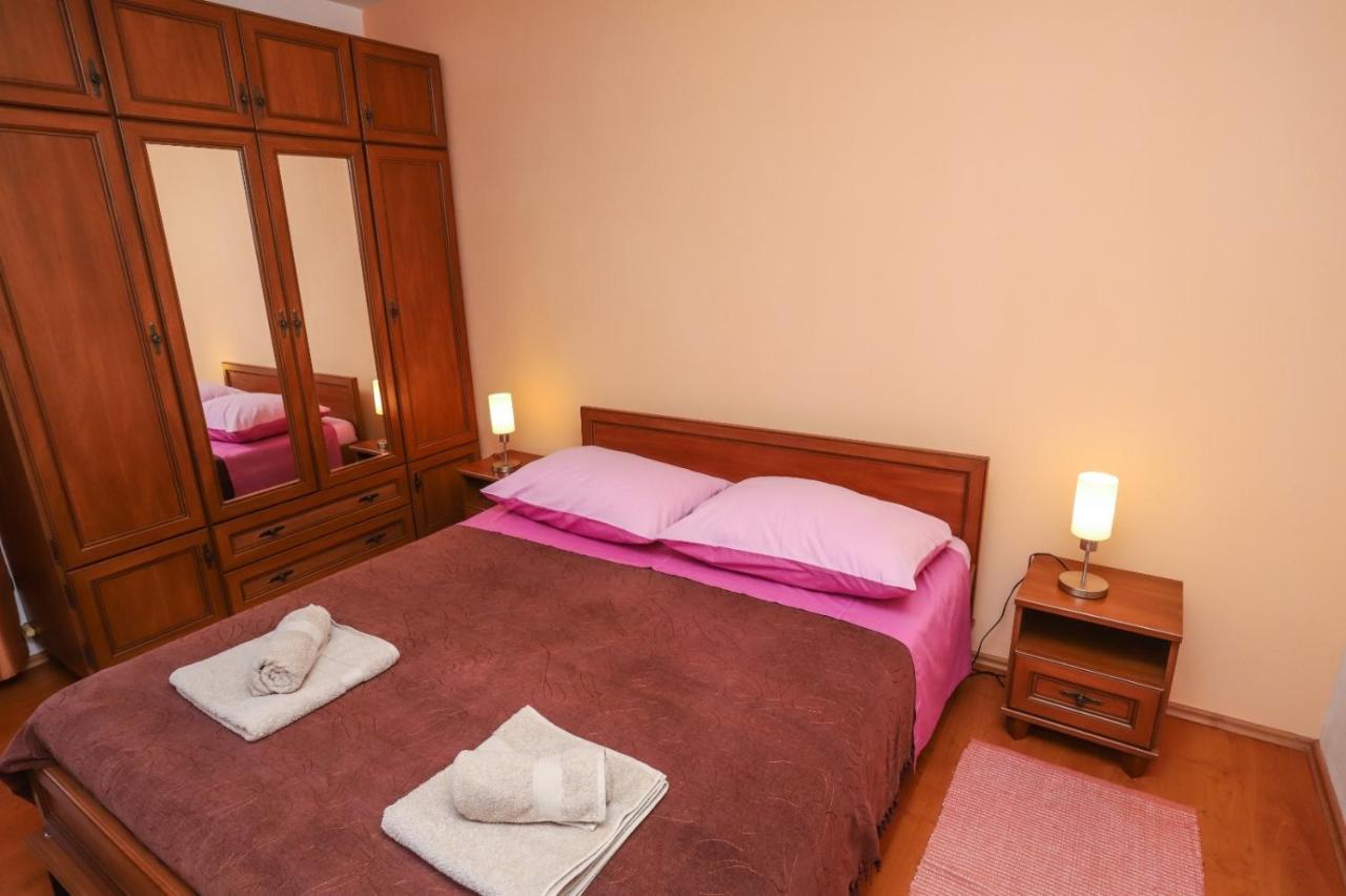Apartment Nina With Private Pool Nova Vas  ภายนอก รูปภาพ